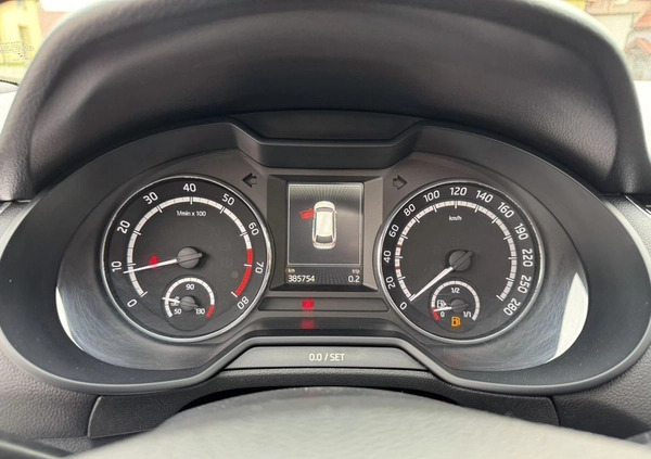 Skoda Octavia cena 42800 przebieg: 385000, rok produkcji 2015 z Radomyśl Wielki małe 466